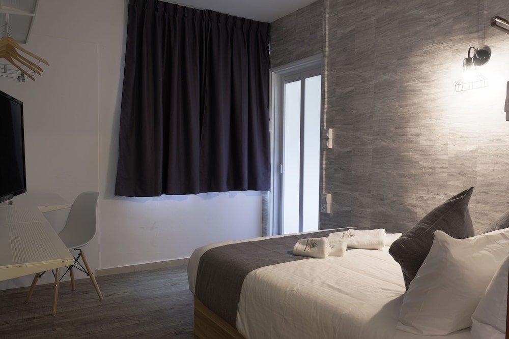 Q Loft Hotels@Bedok Room Type - Executive Double Room