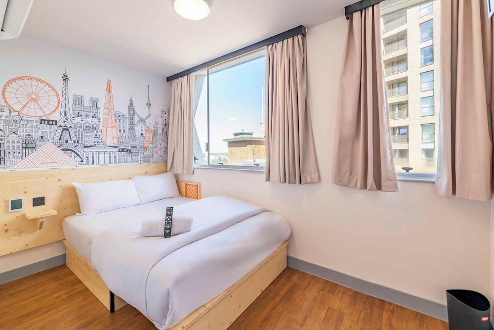 easyHotel London Croydon Room Type - Accessible Double Room