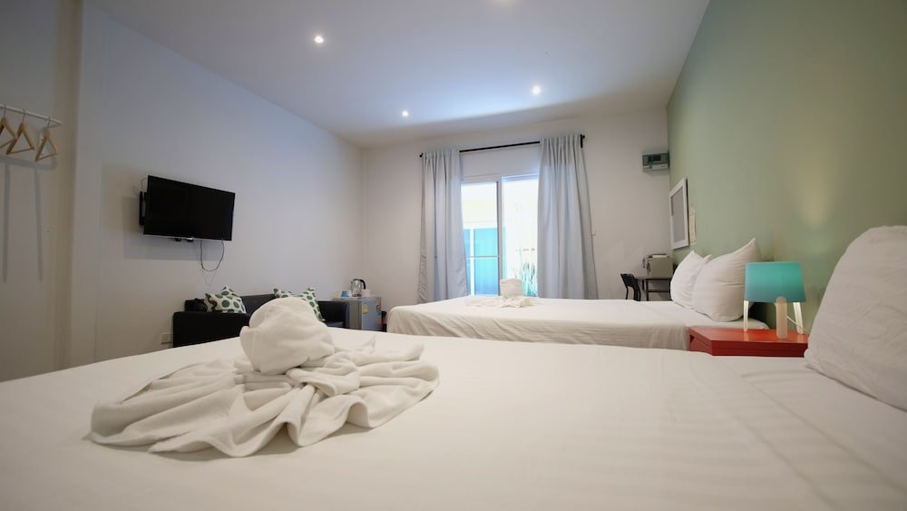 Resort V - MRT Huai Khwang Room Type - Standard Quadruple Room Resort V - MRT Huai Khwang Room Type - Standard Quadruple Room