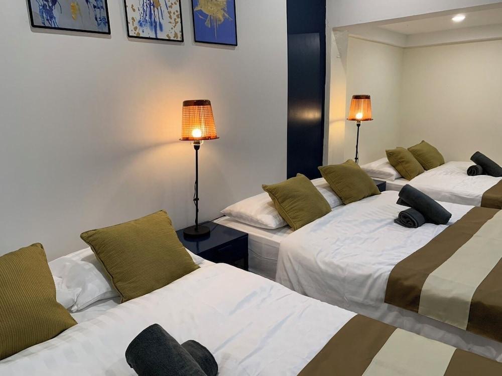 Sleep With Me Bangkok - BTS Phra Khanong Room Type - Family Room, Multiple Beds, Non Smoking