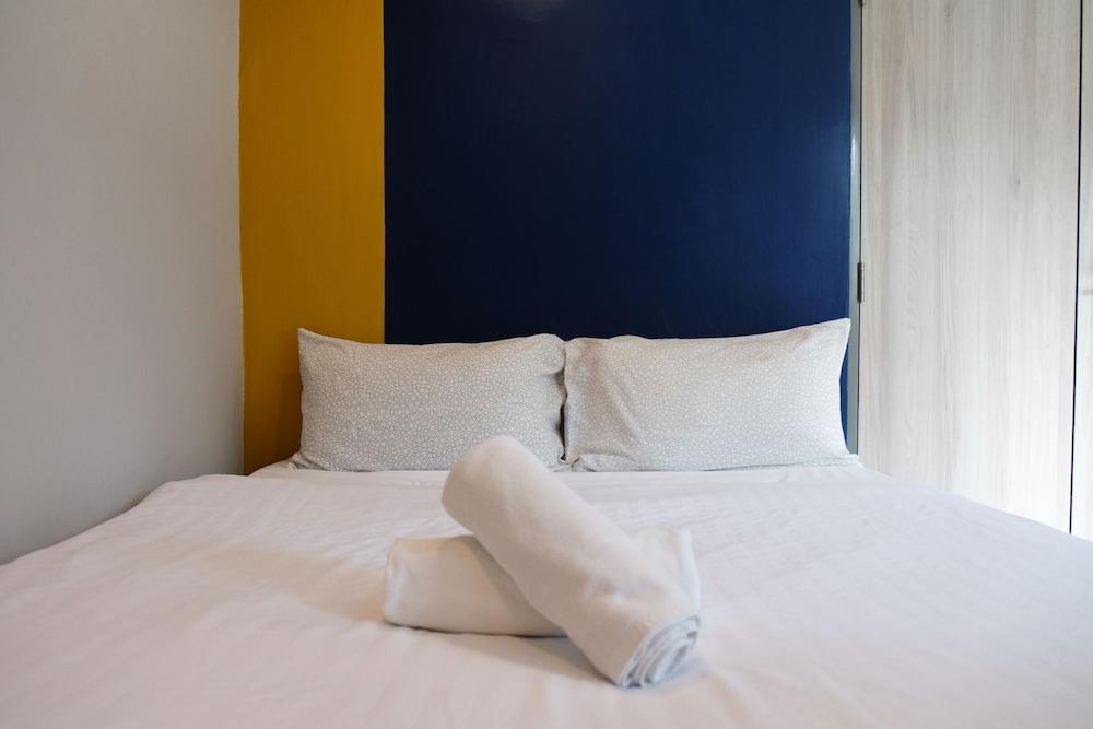 Sleep With Me Bangkok - BTS Phra Khanong Room Type - Superior Double Room