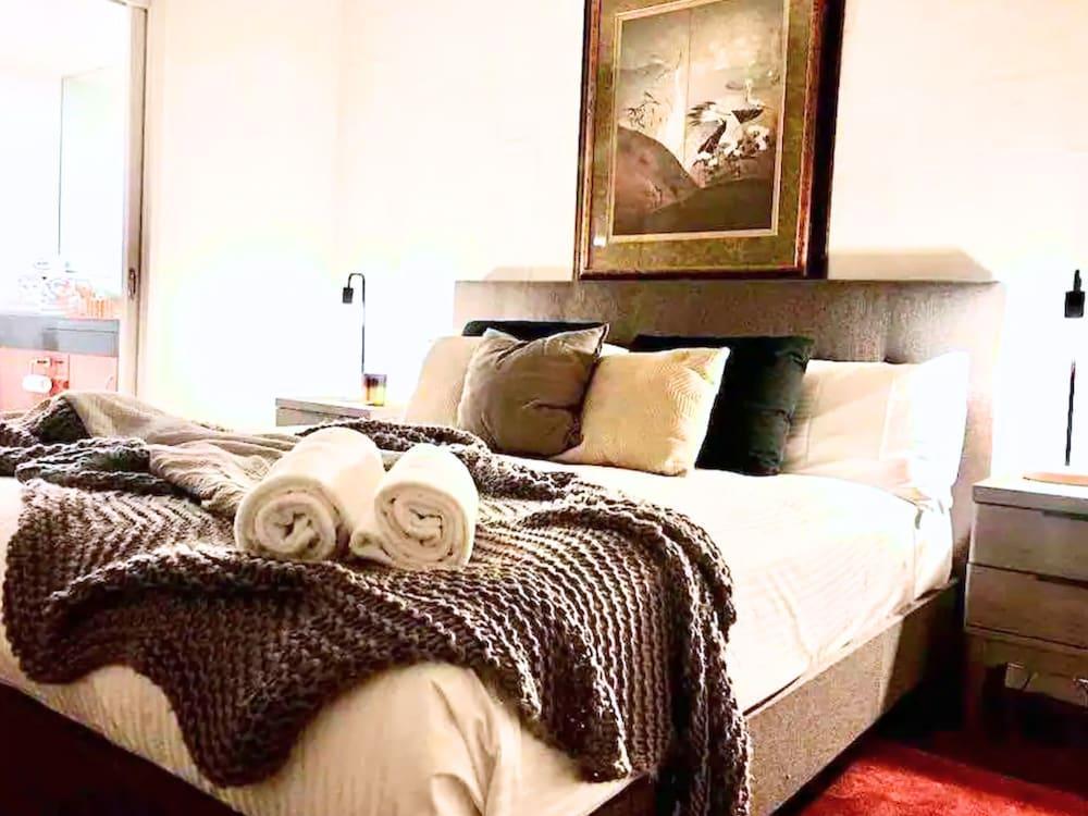 ReadySet Apartments on King Room Type - Deluxe Apartment, 3 Bedrooms ReadySet Apartments on King Room Type - Deluxe Apartment, 3 Bedrooms