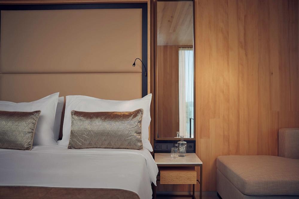 Hotel Jakarta Amsterdam Room Type - Superior Room, Balcony