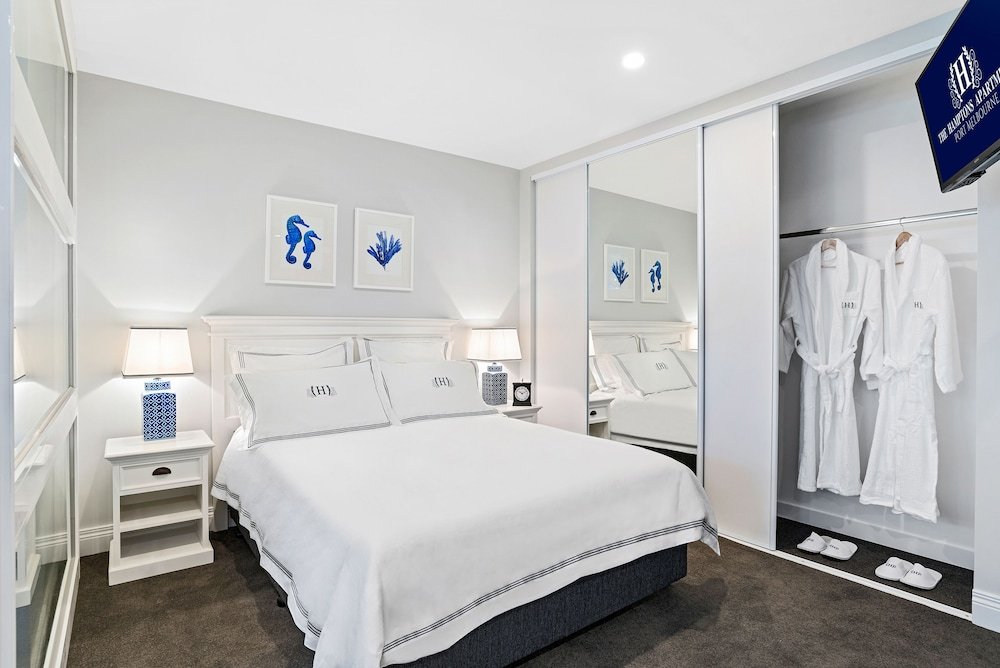 The Hamptons Apartments - Port Melbourne - Tap to explore photos