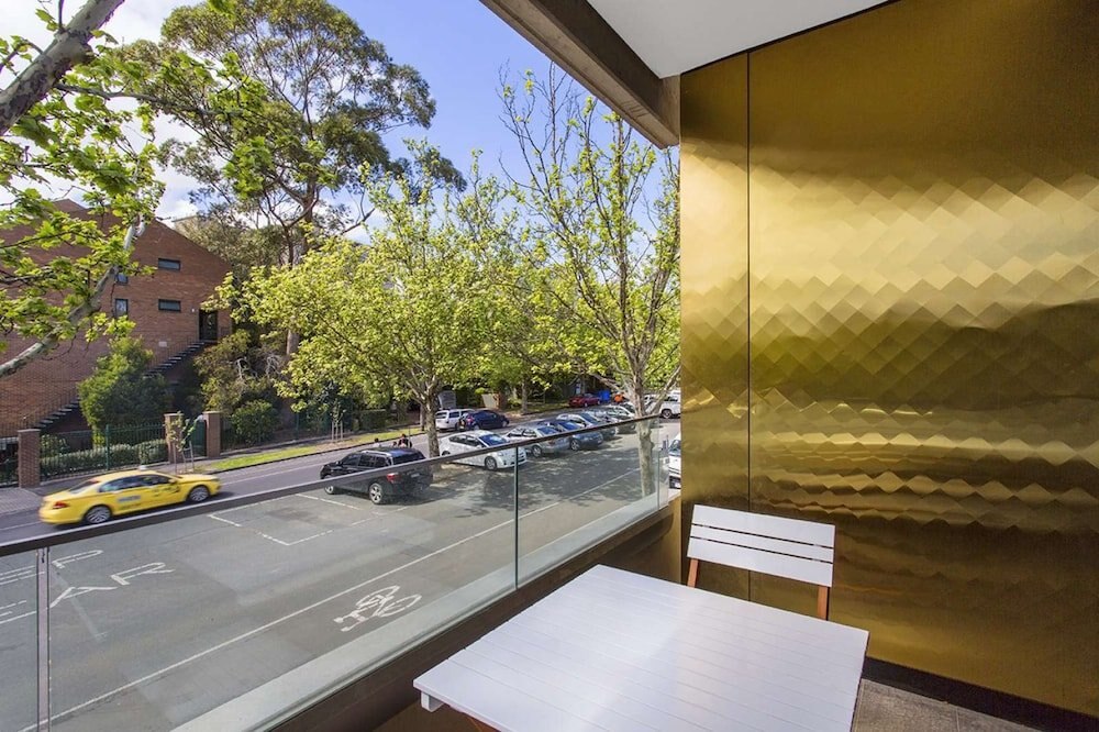 Style in the heart of Carlton - Tap to explore photos