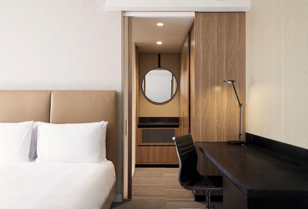 Hyatt Place Melbourne, Essendon Fields - Tap to explore photos
