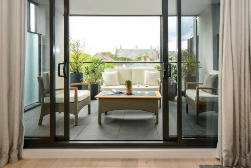 Boutique Stays - The Lincoln - Tap to explore photos