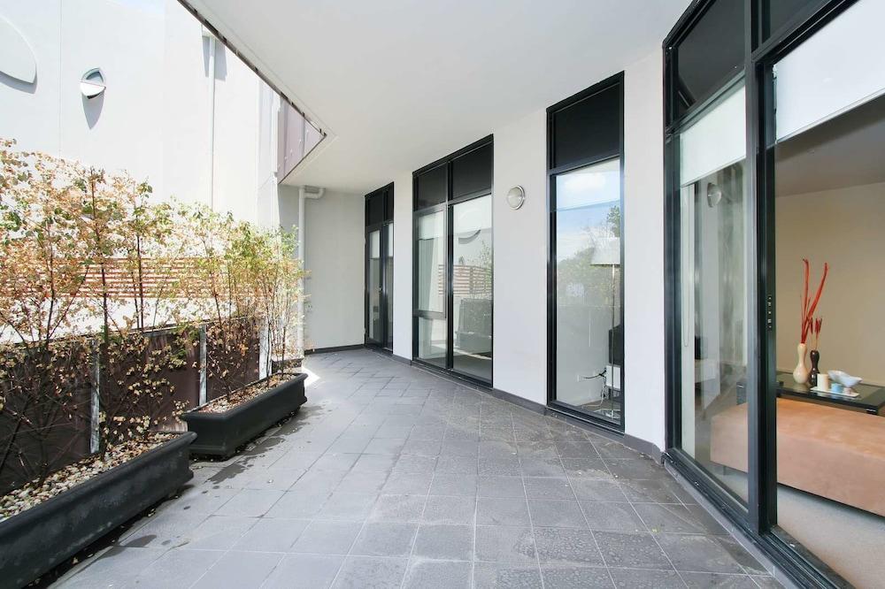 Spacious Bayside Lifestyle - Tap to explore photos