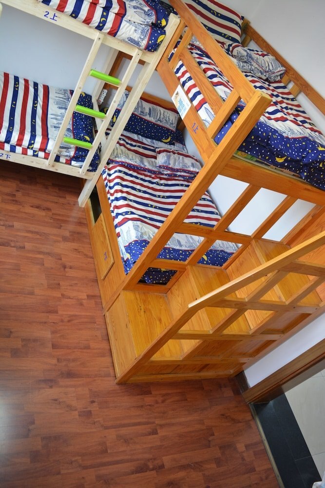 Shanghai Sky168 Youth Hostel Room Type - Bed in 8-Bed Male Dormitory