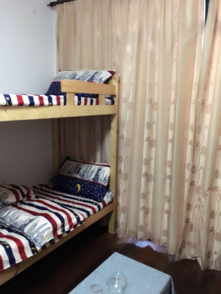 Shanghai Sky168 Youth Hostel Room Type - Bed in 6-Bed Male Dormitory