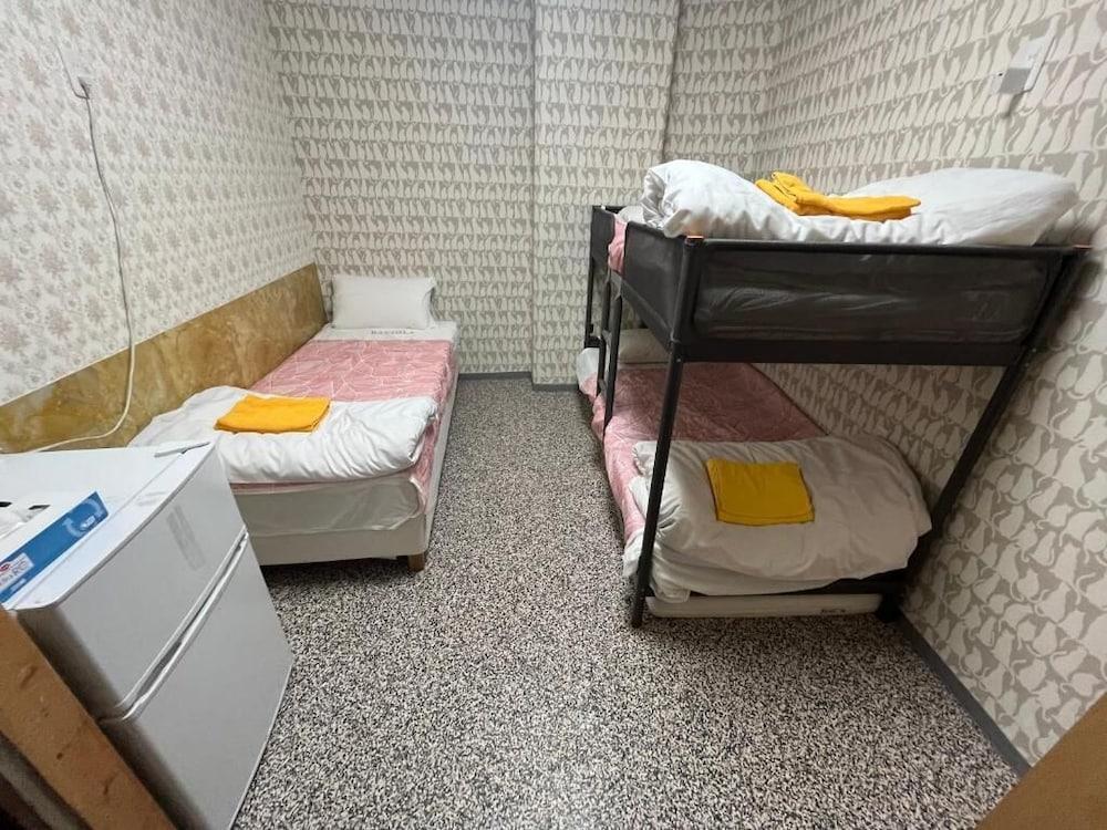 Shinjuku Sky Capsule Room Type - 211_Triple Room (Shared bathroom, No smoking)
