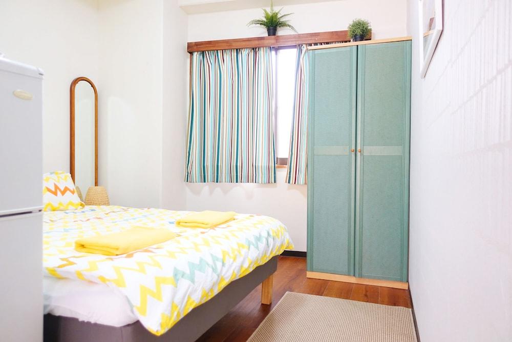 Shinjuku Sky Capsule Room Type - Deluxe Double Room, Private Bathroom