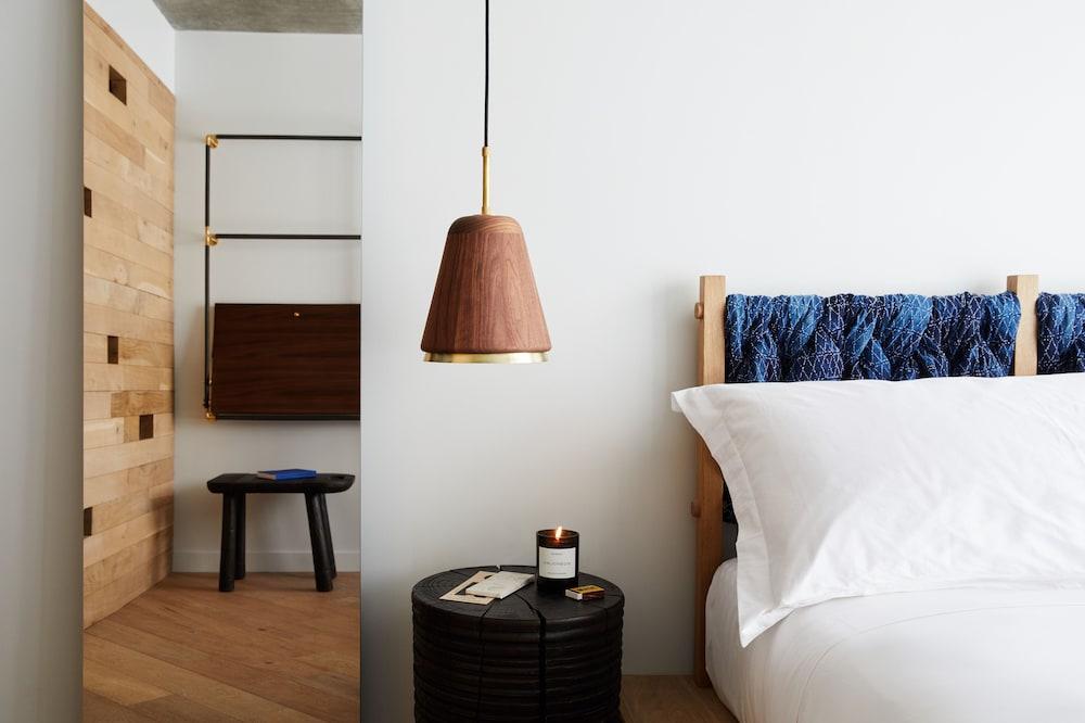 Made Hotel Room Type - Junior Suite, 1 King Bed, Balcony, City View Made Hotel Room Type - Junior Suite, 1 King Bed, Balcony, City View
