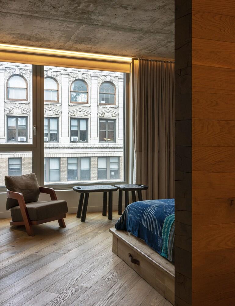 Made Hotel Room Type - Deluxe Room, 1 King Bed, City View