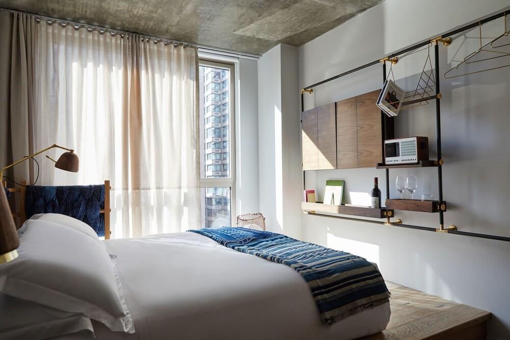 Made Hotel Room Type - Standard Room, 1 King Bed