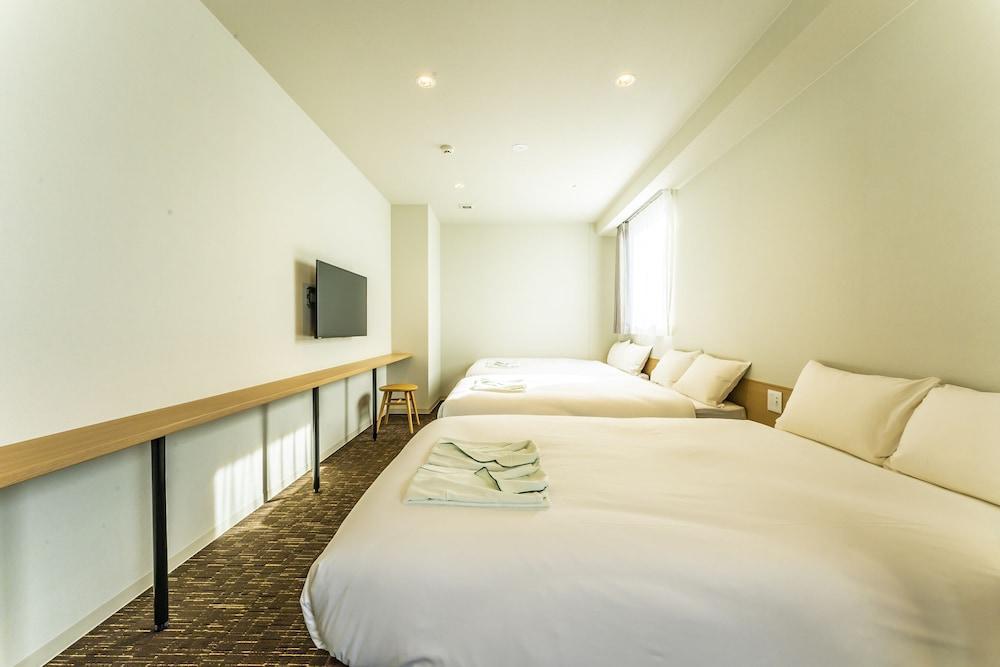 CVS Bay Hotel Room Type - Superior Triple Room, Non Smoking (2-3 People Use)