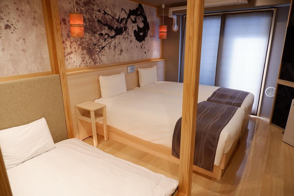 Sakura Sky Hotel Room Type - [Non-Smoking] Japanese ModernTwin Room for Family (2 Single Beds with Futon)/Shower Booth