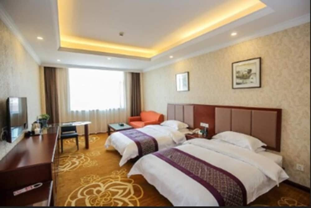 New Knight Royal Hotel Room Type - Luxury Twin Room