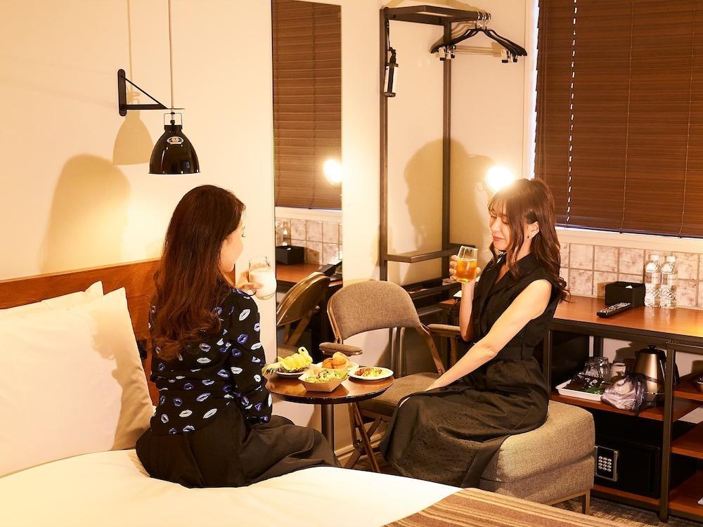 Ebisuholic Hotel Room Type - Superior Hollywood Twin Room