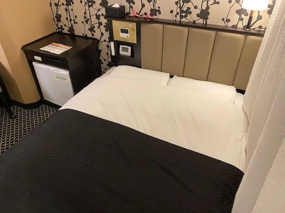 APA Hotel Akihabaraeki Denkigaiguchi Room Type - Double Room, Smoking (Compact) - Breakfast Included (Soup Curry Cocoro Restaurant) APA Hotel Akihabaraeki Denkigaiguchi Room Type - Double Room, Smoking (Compact) - Breakfast Included (Soup Curry Cocoro Restaurant)