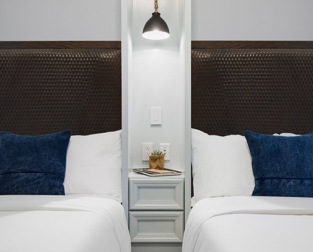 Merrion Row Hotel and Public House Room Type - Premium Room, 2 Queen Beds, Accessible
