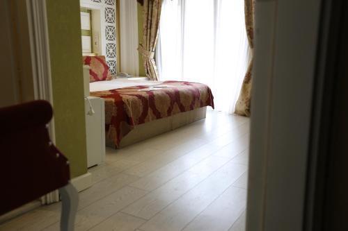 Hotel Queens Land Room Type - Double Room with Balcony
