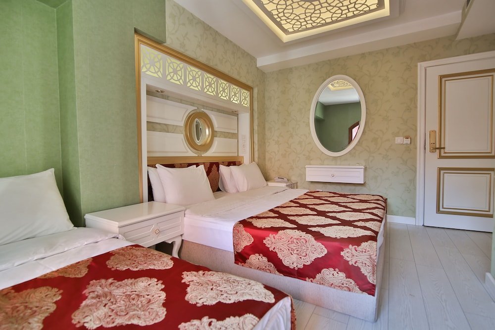 Hotel Queens Land Room Type - Standard Triple Room