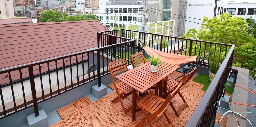 Koru Takanawa Gateway Hostel Cafe&Bar - Tap to explore photos