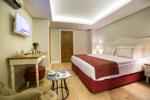 Amofta Hotel Taksim - Tap to explore photos