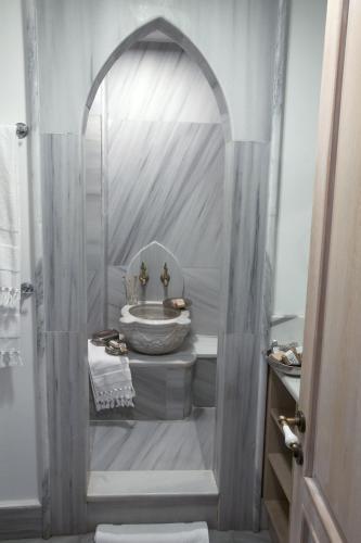 Hotel Empress Zoe Room Type - Chez Zoe Deluxe Garden Suite