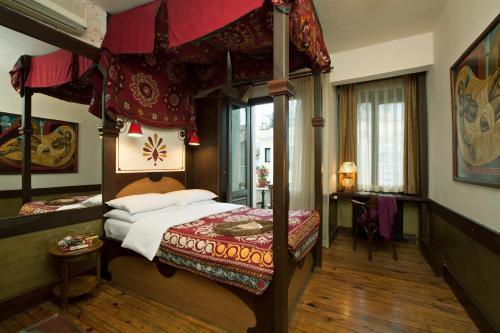 Hotel Empress Zoe Room Type - Standard Double Room