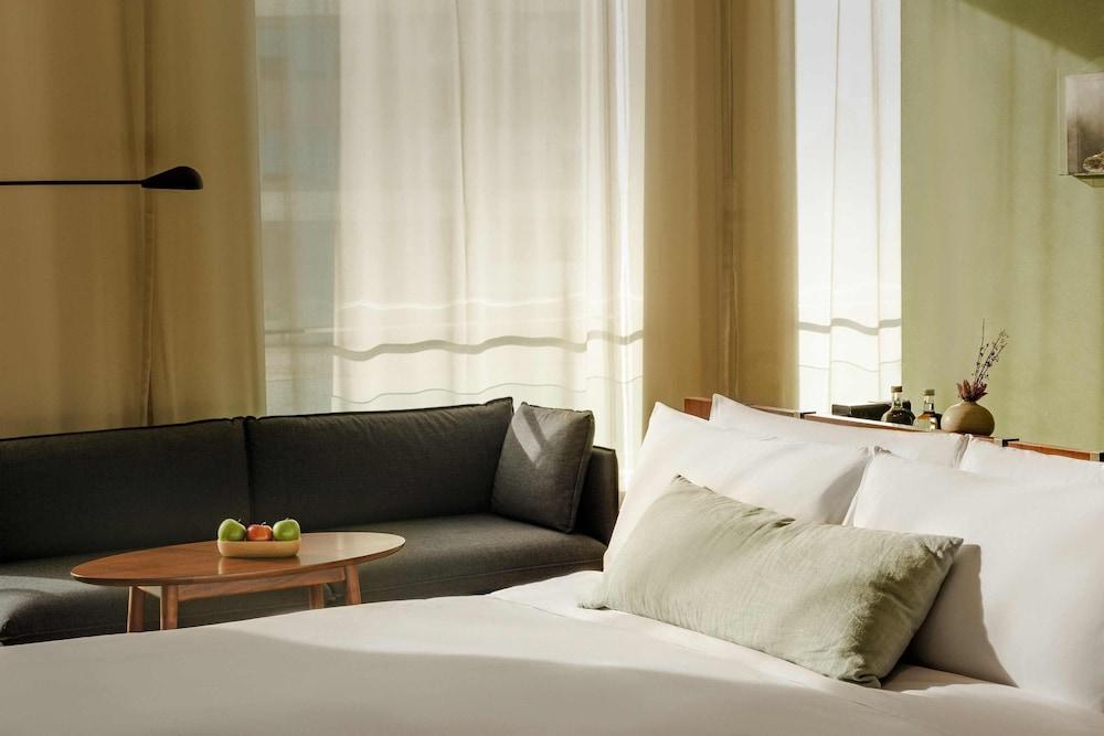 The Sukhothai Shanghai Room Type - Executive King Room