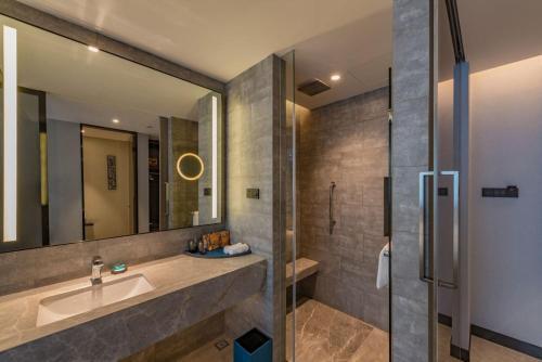 Yiting Hotel Yuanzhou, Shanghai - Tap to explore photos