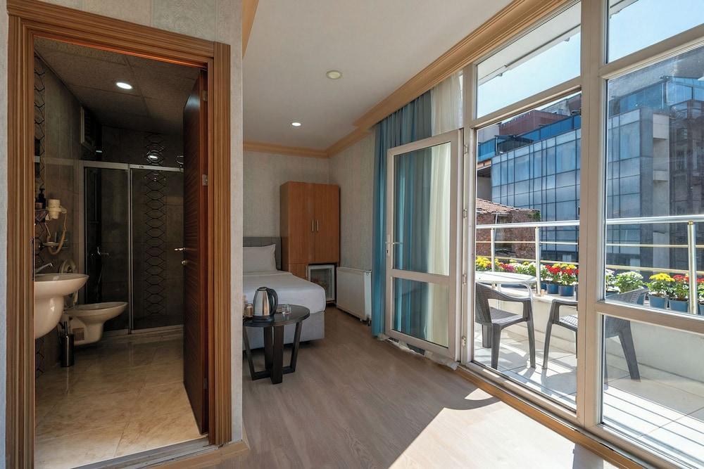 Taksim Maxwell Hotel Room Type - Deluxe Room, Balcony