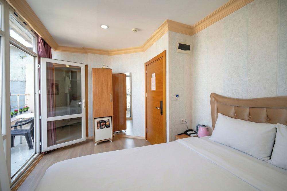 Taksim Maxwell Hotel Room Type - Deluxe Triple Room