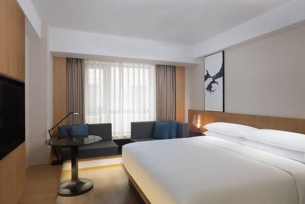Fairfield by Marriott Shanghai Jingan - Tap to explore photos