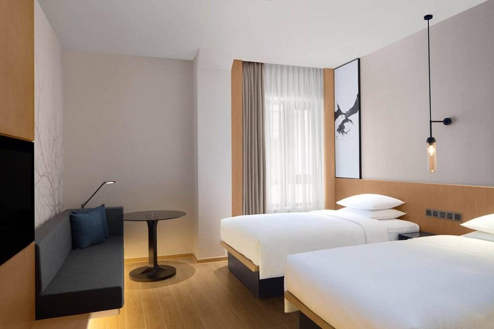 Fairfield by Marriott Shanghai Jingan Room Type - Deluxe Room, 2 Twin Beds