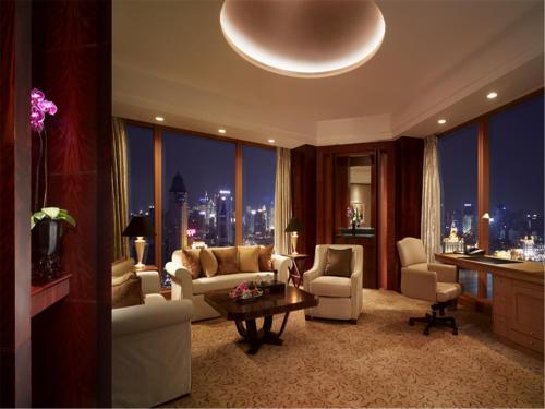 Pudong Shangri-La, Shanghai - Tap to explore photos