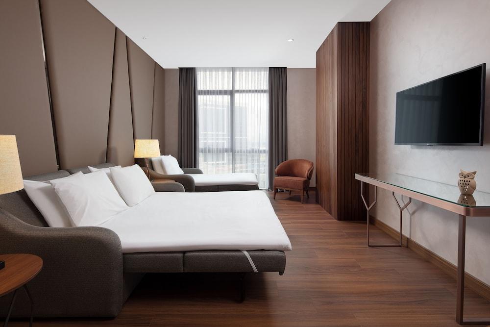 Lionel Hotel Istanbul - Tap to explore photos
