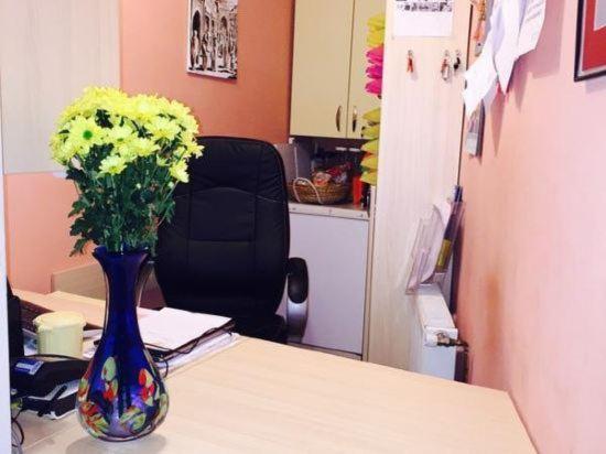 Backpacker Hostel - Tap to explore photos