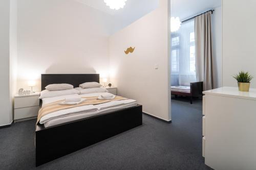 Little Tom Apartments