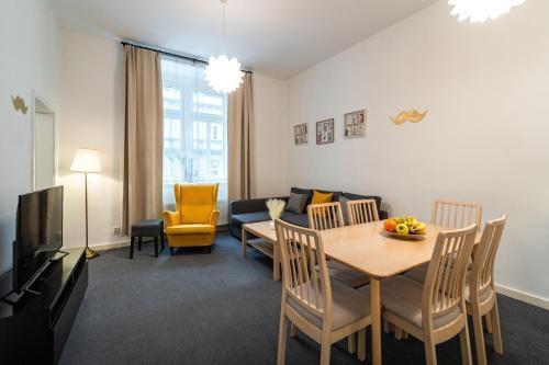 Little Tom Apartments Room Type - Three-Bedroom Apartment Little Tom Apartments Room Type - Three-Bedroom Apartment