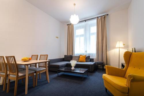 Little Tom Apartments Room Type - One-Bedroom Family Apartment Little Tom Apartments Room Type - One-Bedroom Family Apartment