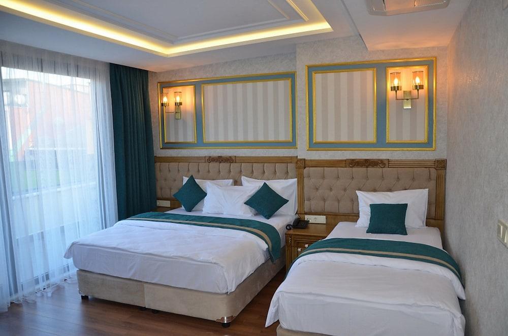 Ahmet Efendi Konagi Room Type - Superior Family Room with Balcony