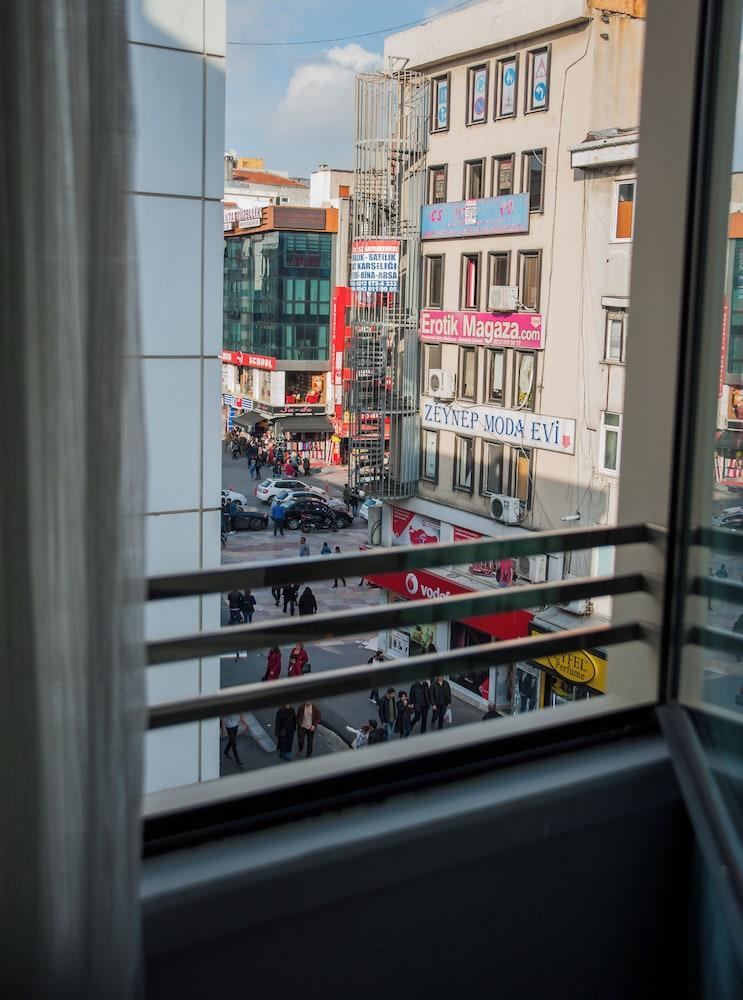 Bakırköy DES Suit Otel - Tap to explore photos