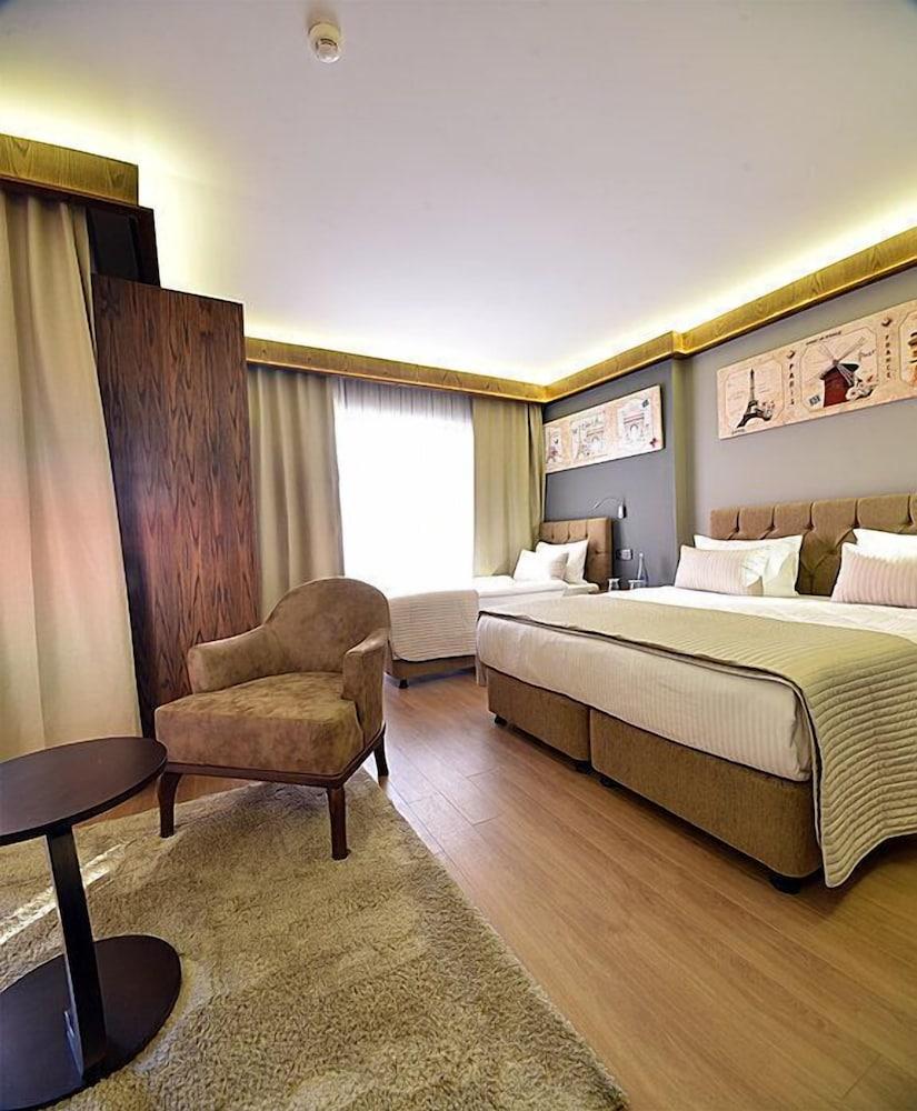 The Elegant Hotel Room Type - Superior Triple Room, Balcony The Elegant Hotel Room Type - Superior Triple Room, Balcony