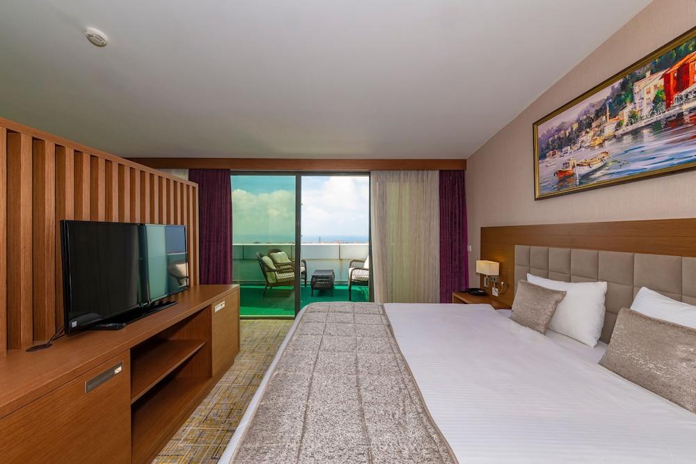 Land Park Hotel Room Type - Deluxe Suite, Sea View