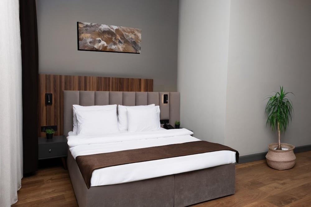 Vita Suites Karakoy - Tap to explore photos