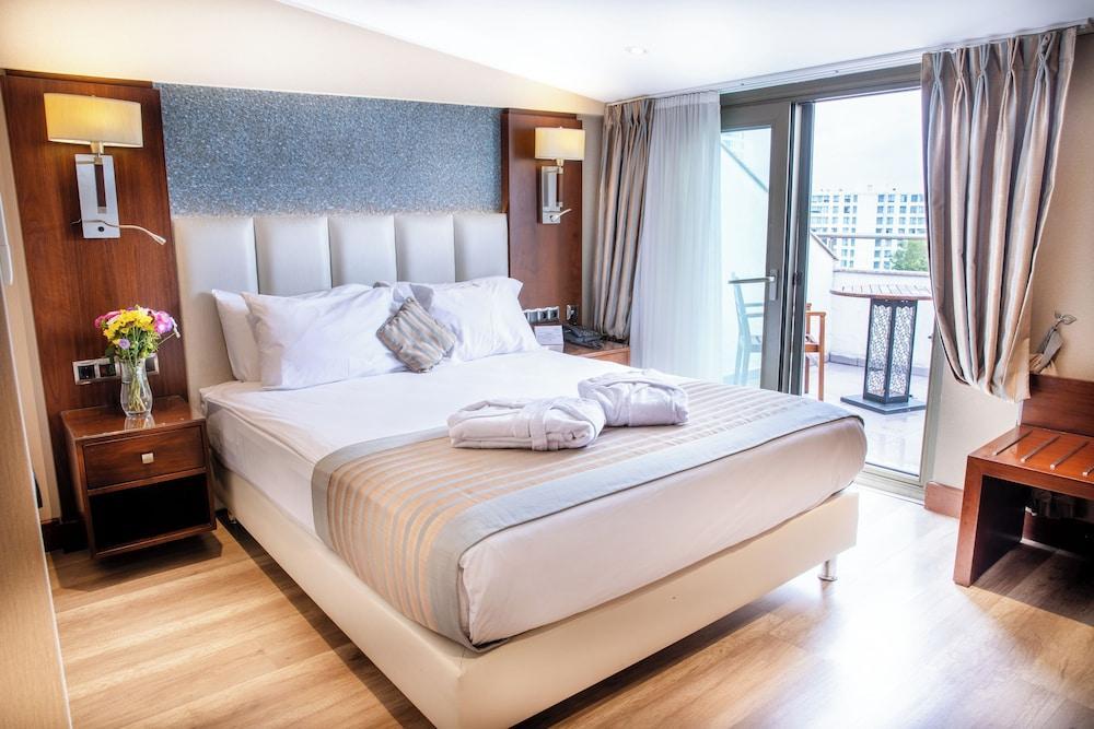 Grand Aras Hotel & Suites Room Type - Terrace Queen Room