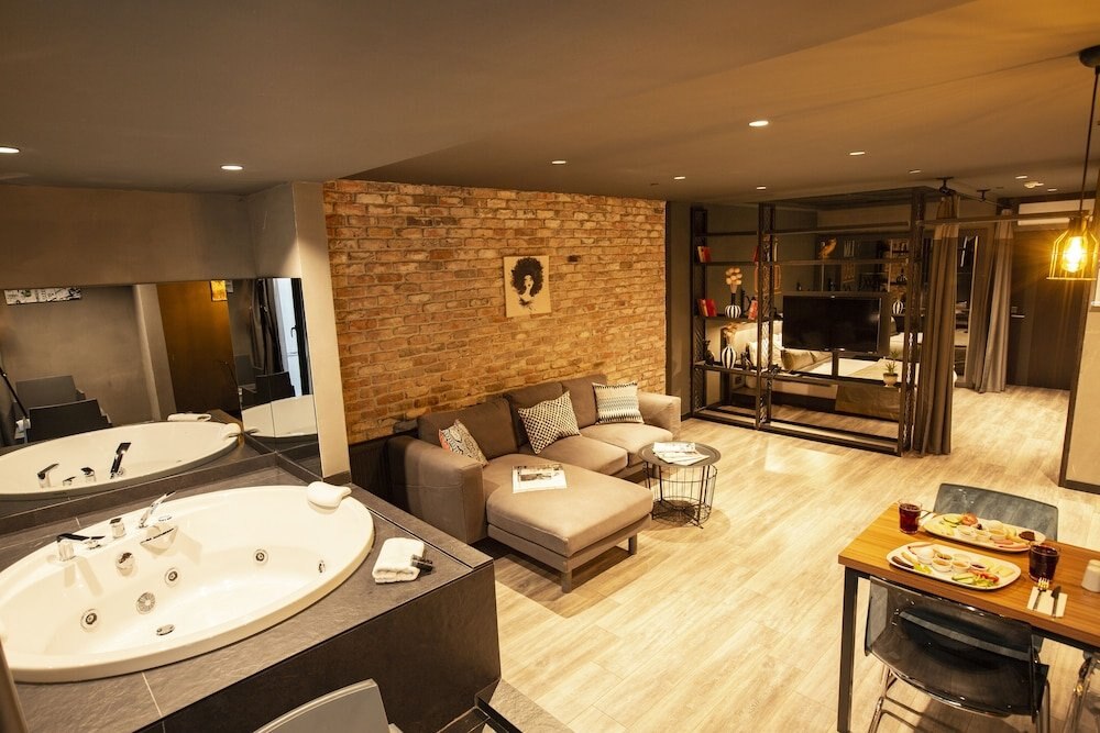 Cityloft 161 Room Type - Jakuzi Suite